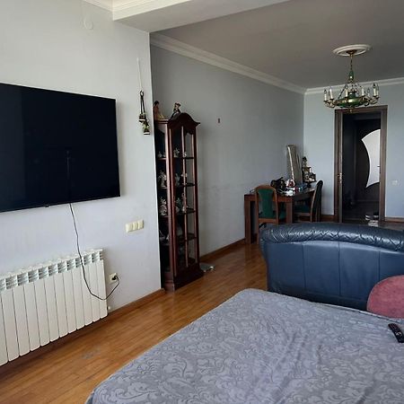 Apartment Rustaveli 57 バトゥーミ エクステリア 写真