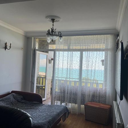 Apartment Rustaveli 57 バトゥーミ エクステリア 写真