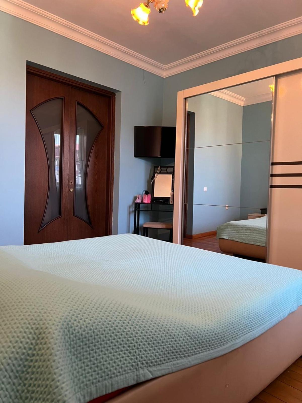 Apartment Rustaveli 57 バトゥーミ エクステリア 写真
