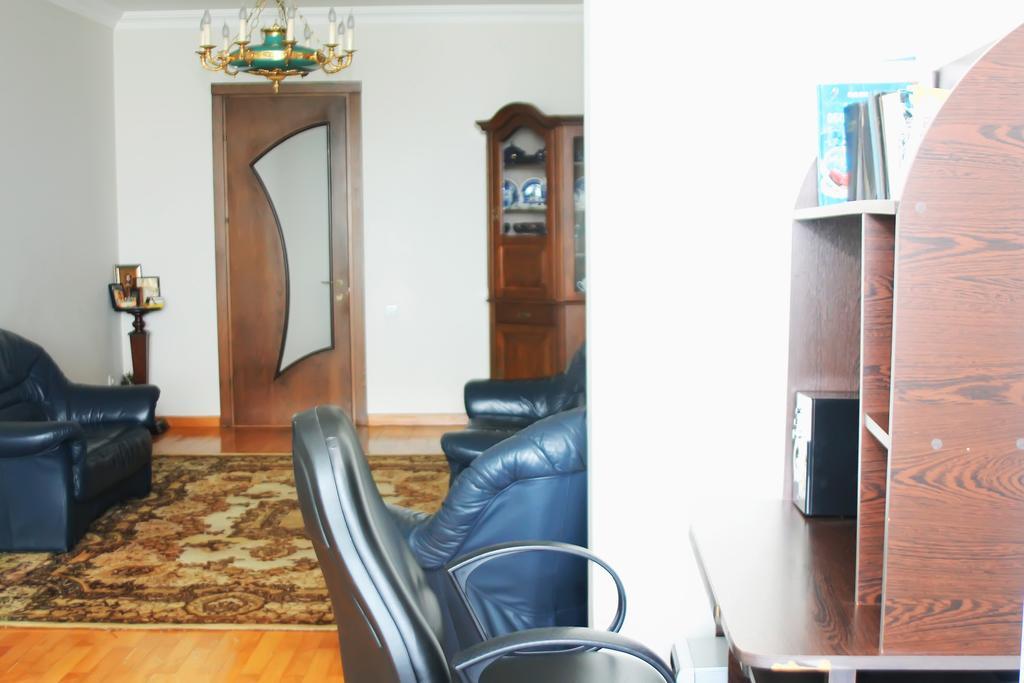 Apartment Rustaveli 57 バトゥーミ エクステリア 写真